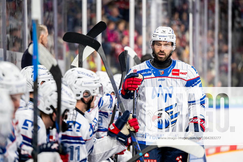 Luke Esposito, 19, Adler Mannheim, Nuremberg Ice Tigers vs. Adler Mannheim, Ice Hockey, Penny DEL, Matchday 7, October 9, 2026, Nuremberg Ice Tigers vs. Adler Mannheim, Ice Hockey, Penny DEL, Matchday 7