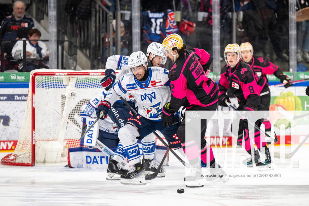 Timo Bakos, 22, Nuremberg Ice Tigers, NIT, Nuremberg Ice Tigers vs. Adler Mannheim, ice hockey, Penny DEL, Matchday 7, October 9, 2026, Nuremberg Ice Tigers vs. Adler Mannheim, Ice Hockey, Penny DEL, Matchday 7