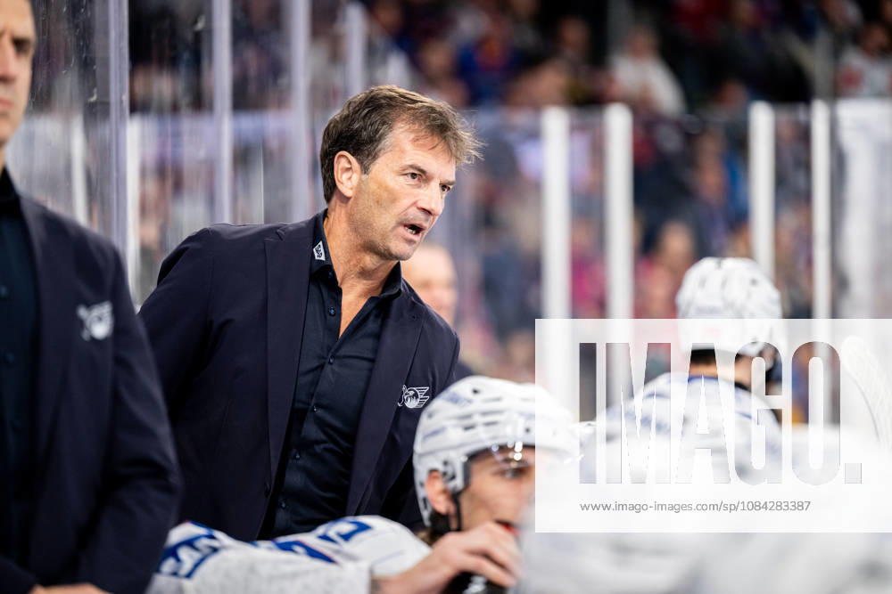 Dallas Eakins, Coach, Head Coach, Adler Mannheim, Nuremberg Ice Tigers vs. Adler Mannheim, Ice Hockey, Penny DEL, Matchday 7, October 9, 2026, Nuremberg Ice Tigers vs. Adler Mannheim, Ice Hockey, Penny DEL, Matchday 7