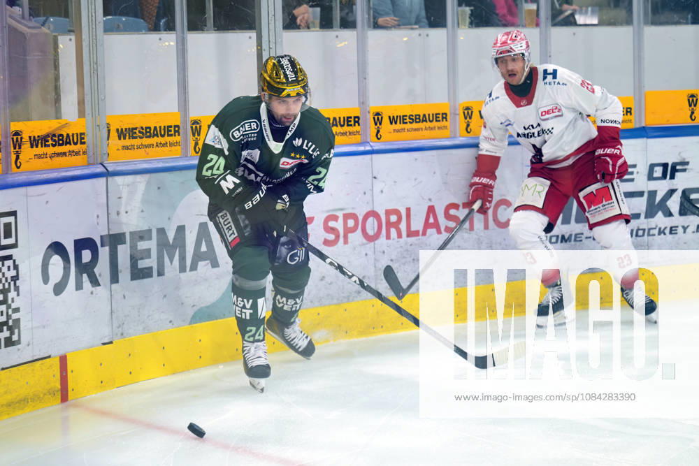 Cole Fonstad of the Bietigheim Steelers, 24, battles for the puck against Marius Erk of the EC Bad Nauheim, 23. Bietigheim Steelers vs. EC Bad Nauheim, Ice Hockey, DEL 2, Game 7 of the regular season, 2026–2027 season, October 9, 2026, Bietigheim Steelers vs. EC Bad Nauheim, Ice Hockey, DEL 2, Game 7 of the regular season, 2026–2027 season, October 9, 2026, Bietigheim