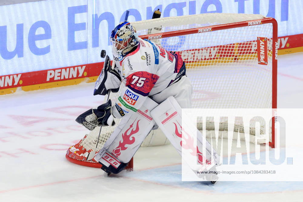 DEU, GER, Ice Hockey, Match Day, 2026–27 Season, Berlin, Eisbären Berlin vs. Grizzly Wolfsburg, Jonas Neffin, Eisbären Berlin 75, Cutout, nordphoto GmbH, Engler, City, Über Arena, State, Country