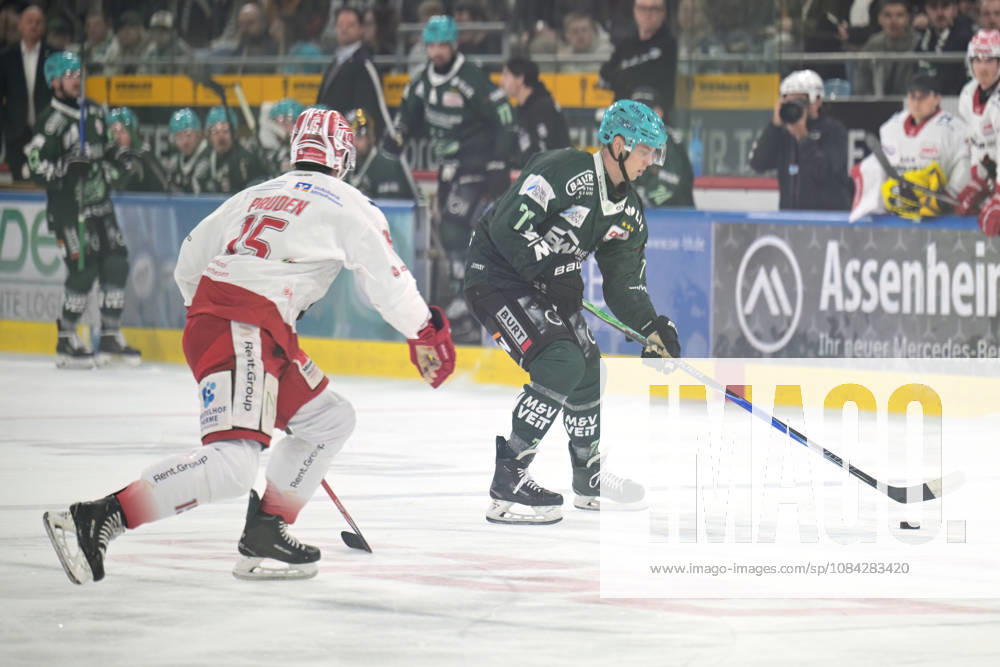 Bastian Eckl (Bietigheim Steelers), No. 71, battling for the puck against Gerret Pruden (EC Bad Nauheim), No. 15; Bietigheim Steelers vs. EC Bad Nauheim, ice hockey, DEL 2, Game 7 of the regular season, 2026–2027 season, October 9, 2026, Bietigheim Steelers vs. EC Bad Nauheim, Ice Hockey, DEL 2, Game 7 of the regular season, 2026–2027 season, October 9, 2026, Bietigheim