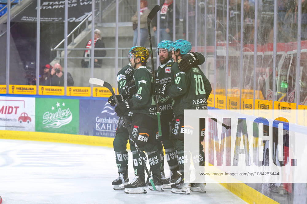 Goal, celebration of the Bietigheim Steelers 1-1 goal scored by Cole Fonstad, Bietigheim Steelers, 24 Bietigheim Steelers vs. EC Bad Nauheim, Ice Hockey, DEL 2, 7th Regular Season Game, 2026–2027 Season, October 9, 2026: Bietigheim Steelers vs. EC Bad Nauheim, ice hockey, DEL 2, Game 7 of the regular season, 2026–2027 season, October 9, 2026, Bietigheim