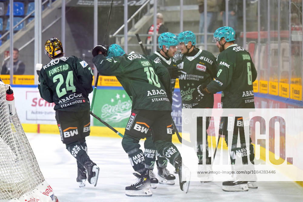 Goal, celebration of the Bietigheim Steelers 1-1 goal scored by Cole Fonstad, Bietigheim Steelers, 24 Bietigheim Steelers vs. EC Bad Nauheim, Ice Hockey, DEL 2, 7th Regular Season Game, 2026–2027 Season, October 9, 2026: Bietigheim Steelers vs. EC Bad Nauheim, ice hockey, DEL 2, Game 7 of the regular season, 2026–2027 season, October 9, 2026, Bietigheim
