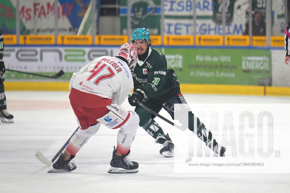 David Cerny (Bietigheim Steelers), No. 10, battling for the puck against Marco Pfleger (EC Bad Nauheim), No. 47; Bietigheim Steelers vs. EC Bad Nauheim, ice hockey, DEL 2, Game 7 of the regular season, 2026–2027 season, October 9, 2026, Bietigheim Steelers vs. EC Bad Nauheim, Ice Hockey, DEL 2, 7th Regular Season Game, 2026–2027 Season, October 9, 2026, Bietigheim