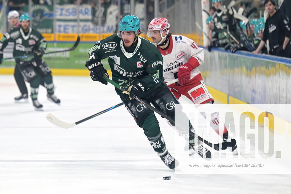 David Cerny (Bietigheim Steelers), No. 10, battling for the puck against Marco Pfleger (EC Bad Nauheim), No. 47; Bietigheim Steelers vs. EC Bad Nauheim, ice hockey, DEL 2, Game 7 of the regular season, 2026–2027 season, October 9, 2026, Bietigheim Steelers vs. EC Bad Nauheim, Ice Hockey, DEL 2, 7th Regular Season Game, 2026–2027 Season, October 9, 2026, Bietigheim