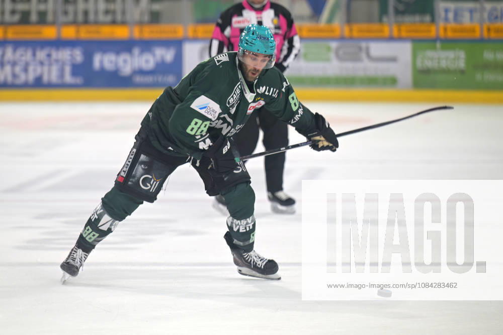 Tim Bender, Bietigheim Steelers, 88 on the Puck: Bietigheim Steelers vs. EC Bad Nauheim, Ice Hockey, DEL 2, Game 7 of the Regular Season, 2026–2027 Season, October 9, 2026, Bietigheim Steelers vs. EC Bad Nauheim, Ice Hockey, DEL 2, Game 7 of the Regular Season, 2026–2027 Season, October 9, 2026, Bietigheim