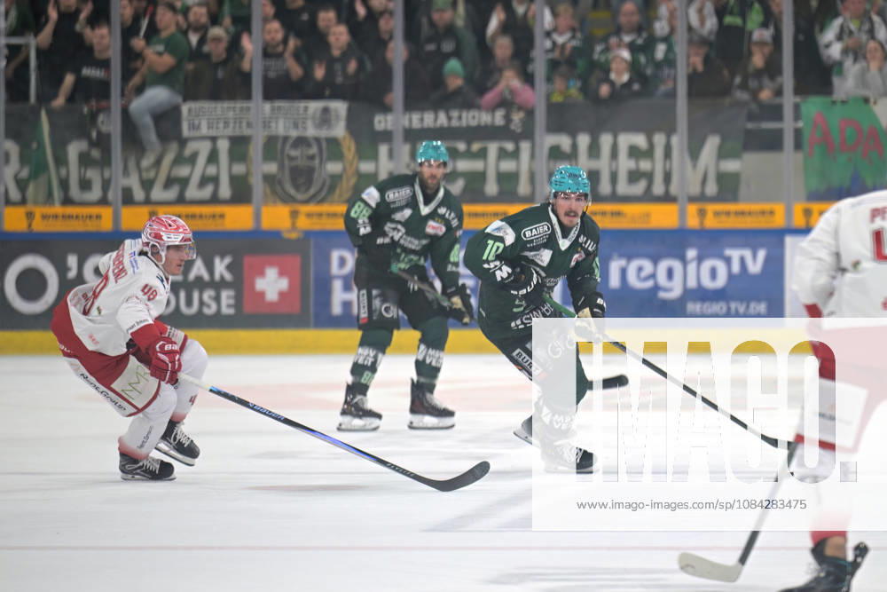 David Cerny of the Bietigheim Steelers, No. 10, battles for the puck against Cedric Schiemenz of EC Bad Nauheim, No. 48. Bietigheim Steelers vs. EC Bad Nauheim, ice hockey, DEL 2, Game 7 of the regular season, 2026–2027 season, October 9, 2026, Bietigheim Steelers vs. EC Bad Nauheim, Ice Hockey, DEL 2, Game 7 of the regular season, 2026–2027 season, October 9, 2026, Bietigheim