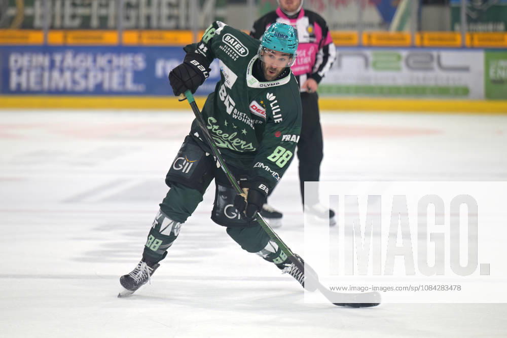 Tim Bender, Bietigheim Steelers, 88 on the Puck: Bietigheim Steelers vs. EC Bad Nauheim, Ice Hockey, DEL 2, Game 7 of the Regular Season, 2026–2027 Season, October 9, 2026, Bietigheim Steelers vs. EC Bad Nauheim, Ice Hockey, DEL 2, Game 7 of the regular season, 2026–2027 season, October 9, 2026, Bietigheim