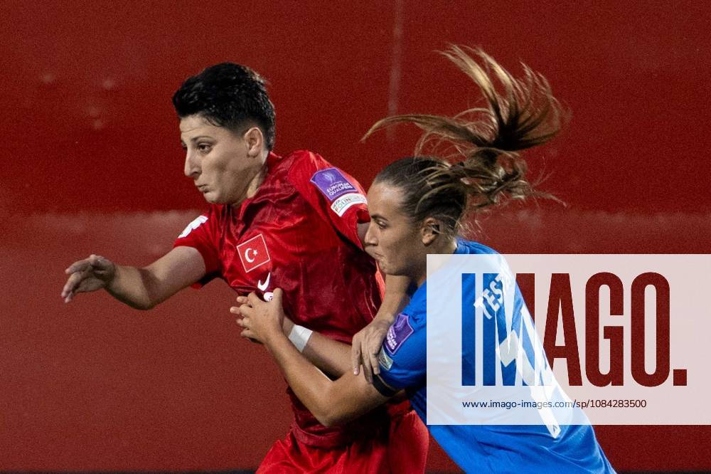 Turkiye v Slovenia - FIFA Women s World Cup 2027 European Qualifiers ISTANBUL, TURKIYE - OCTOBER 09: Kader Hancar (9) of Turkiye vies with her opponent during the FIFA Women s World Cup 2027 European Qualifiers Play-offs Round 1 First Leg between Turkiye and Slovenia at Pendik Stadium in Istanbul, Turkiye, on October 9, 2026. Didem Mente Anadolu Istanbul Turkey. Editorial use only. Please get in touch for any other usage.