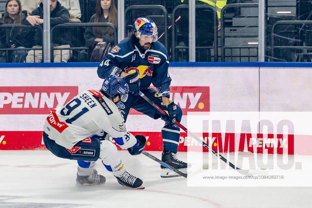 Battle for the Puck: Face-off between Riley Sheen (ERC Ingolstadt, 91) and Trevor Carrick (EHC Red Bull Munich, 44 GER), EHC Red Bull Munich vs. ERC Ingolstadt, DEL, 2026–2027 season, Matchday 7, October 9, 2026 Photo: HMB Media, Franz Feiner