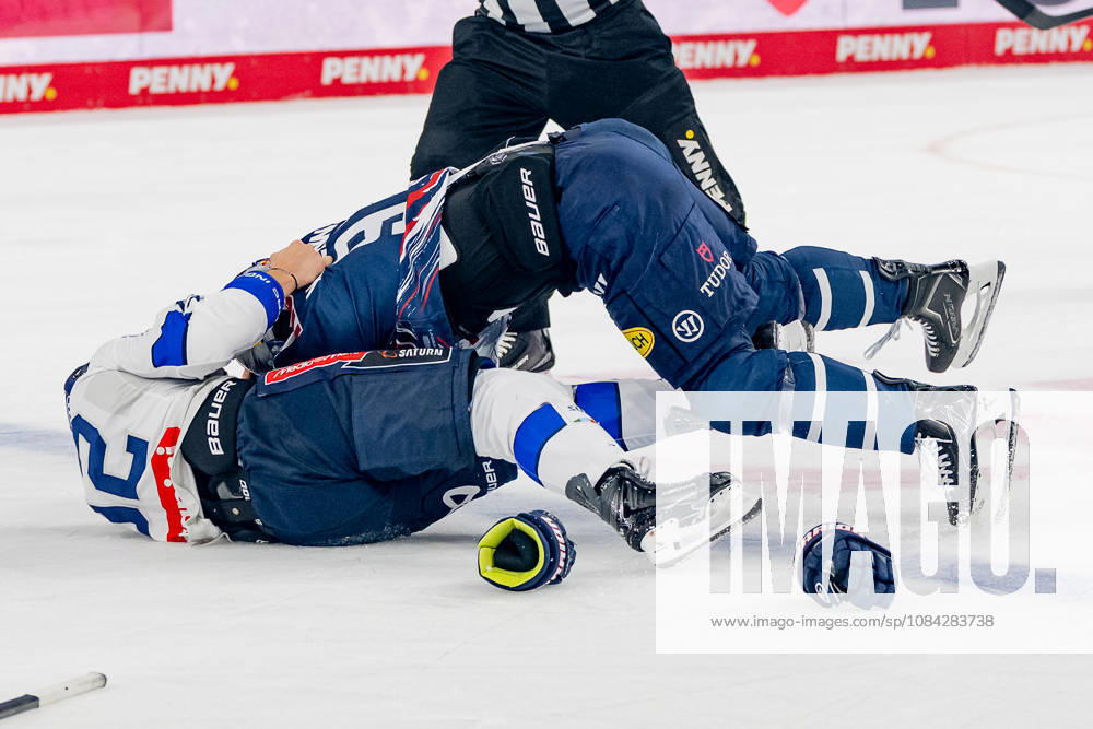 Brawl between Jeremy McKenna (EHC Red Bull Munich, 91) and Daniel Schmoelz (ERC Ingolstadt, 92 GER), EHC Red Bull Munich vs. ERC Ingolstadt, DEL, 2026–2027 season, Matchday 7, October 9, 2026 Photo: HMB Media, Franz Feiner