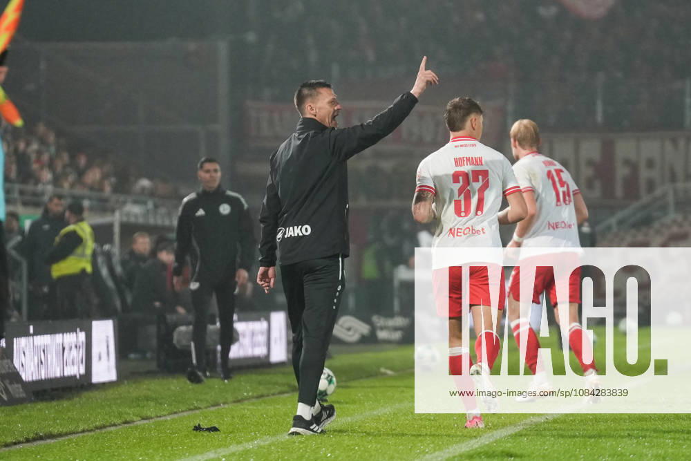 Germany 3rd Division 2026–2027, Matchday 8: SC Preußen Münster vs. Rot-Weiß Essen, Friday, October 9, 2026, LVM Preußenstadion, Münster, North Rhine-Westphalia, Germany; Thomas Wörle, Head Coach, SC Preußen Münster