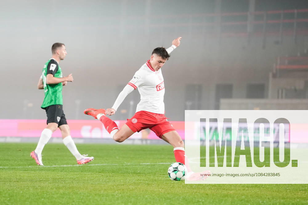 Germany 3rd Division 2026–2027, Matchday 8: SC Preussen Münster vs. Rot-Weiss Essen, Friday, October 9, 2026, LVM Preußenstadion, Münster, North Rhine-Westphalia, Germany. Shot by Semir Telalovic (RW Essen), 17