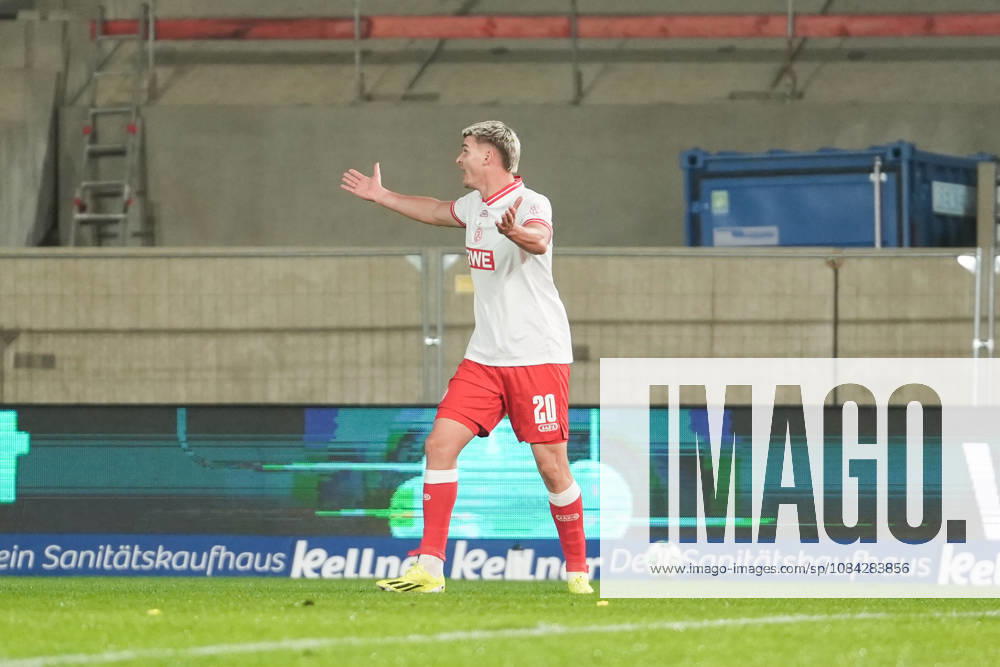 Germany 3rd Division 2026–2027, Matchday 8: SC Preussen Münster vs. Rot Weiss Essen, Friday, October 9, 2026, LVM Preußenstadion, Münster, North Rhine-Westphalia, Germany. Frustration for Marek Janssen of RW Essen, 20