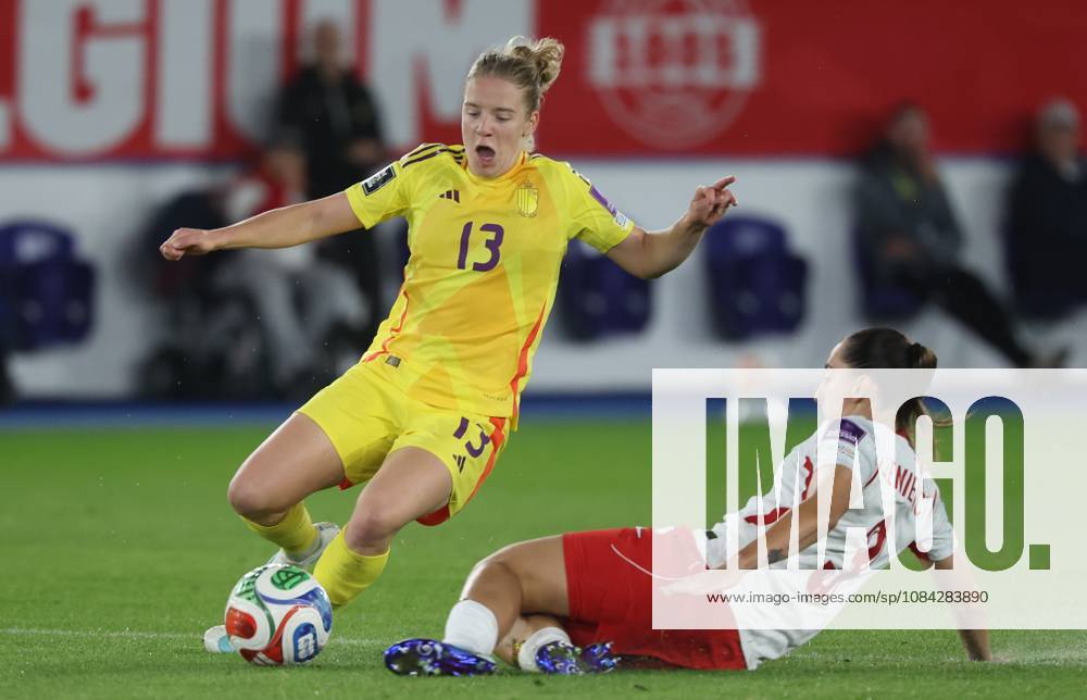 Belgium s Elena Dhont and Poland s Oliwia Wos fight for the ball during a soccer game between Belgium s national women s team the Red Flames and Poland, on Friday 9 October 2026 in Leuven, the first leg of the play-off for the 2027 FIFA Women s World Cup. VIRGINIExLEFOUR x189283547x