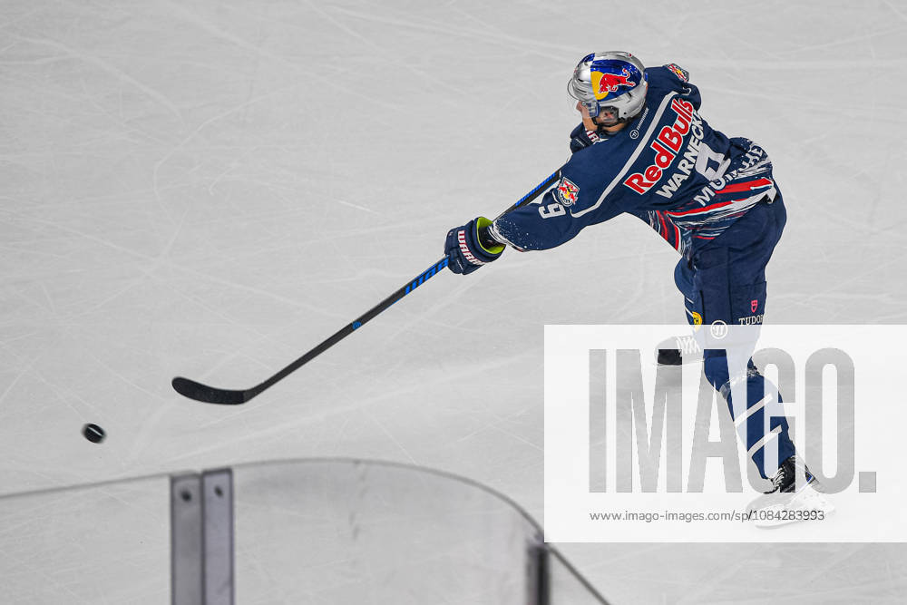 Munich, Germany PENNY DEL, German Ice Hockey League, 2026–27 season, Matchday 7: EHC Red Bull Munich vs. ERC Ingolstadt at SAP Garden in Munich; Moritz Warnecke of EHC Red Bull Munich taking a shot, aiming for the goal, and releasing the puck