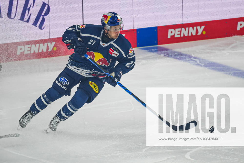 Munich, Germany PENNY DEL, German Ice Hockey League, 2026–27 season, Matchday 7: EHC Red Bull Munich vs. ERC Ingolstadt at SAP Garden in Munich; Dominik Kahun of EHC Red Bull Munich on the puck, with the puck, in possession of the puck