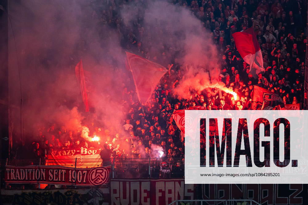 Rot Weiss Essen fans set off pyrotechnics in the visitors section GER, SC Preussen Münster vs. Rot Weiss Essen, soccer, 3rd League, Matchday 8, 2026–2027 season, October 9, 2026 DFL regulations prohibit the use of photographs as image sequences and or quasi-video GER, SC Preussen Münster vs. Rot-Weiss Essen, soccer, 3. Liga, Matchday 8, 2026–2027 season, October 9, 2026, Münster