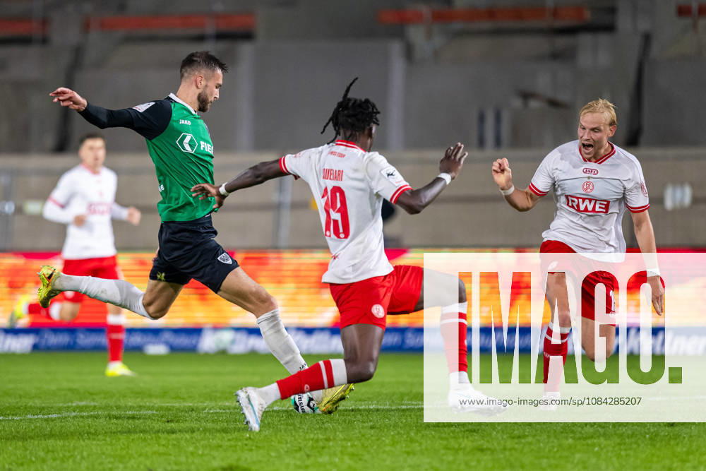 L R Felix Higl, SC Preussen Münster, 33; Franci Bouebari, Rot-Weiss Essen, 19; Ben Huening, Rot-Weiss Essen, 15 (GER), SC Preussen Münster vs. Rot-Weiss Essen, Soccer, 3rd Division, Matchday 8, 2026–2027 Season, October 9, 2026 DFL regulations prohibit any use of photographs as image sequences and or quasi-video GER, SC Preussen Münster vs. Rot-Weiss Essen, Soccer, 3rd League, Matchday 8, 2026–2027 season, October 9, 2026, Münster