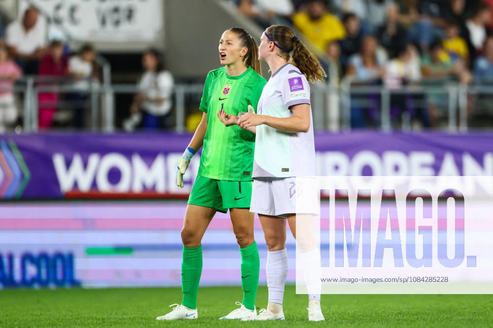 Women s World Cup Qualifier: Romania vs. Norway, Bucharest, October 9, 2026—Cecilie Fiskerstrand and Signe Gaupset in the Women s World Cup qualifying match between Romania and Norway at Stadionul Arcul de Triumf in Bucharest. Photo by Nikola Krstic, NTB. . RESTRICTED USE FOR BETTING. COMPANIES