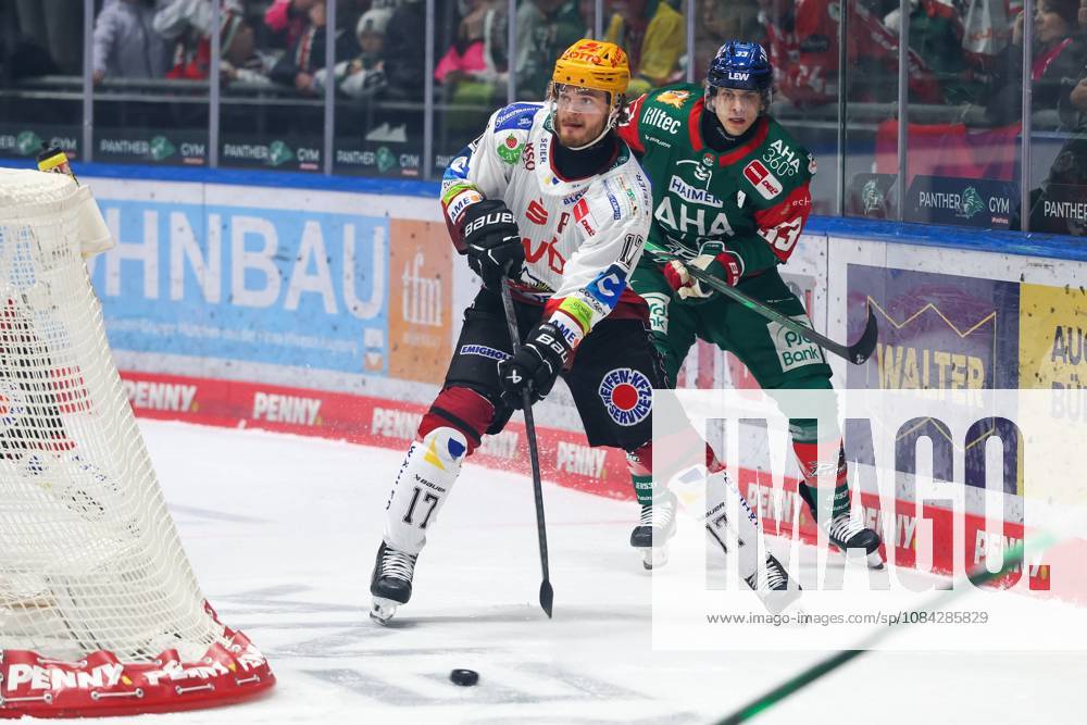 One-on-one, action, with Ludwig Bystroem, Fischtown Pinguins 17, Tim Wohlgemuth 33, Augsburger Panther, Augsburger Panther vs. Fischtown Pinguins, Matchday 7, Ice Hockey, Penny DEL, October 9, 2026, Augsburg, Bavaria, Germany