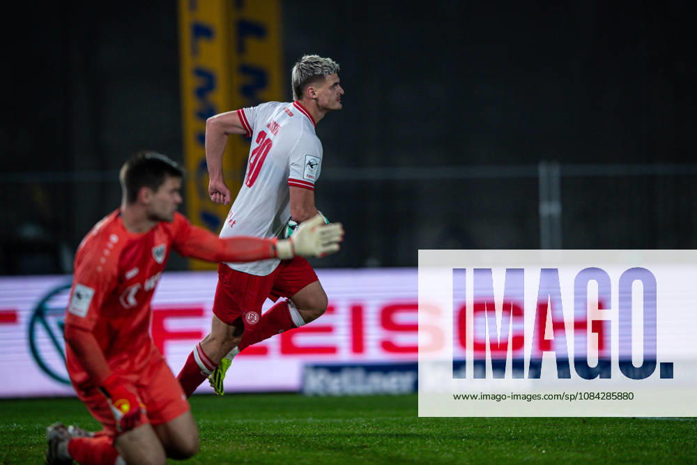 3rd Division, Matchday 8, SC Preußen Münster vs. Rot-Weiss Essen at the LVM Preußenstadion; Marek Janssen of Essen scores the goal to make it 2–1, pictured here celebrating IMPORTANT NOTICE: In accordance with DFB and DFL regulations, it is prohibited to use or allow the use of photographs taken in the stadium and or during the game in the form of sequential images and or video-like photo series.