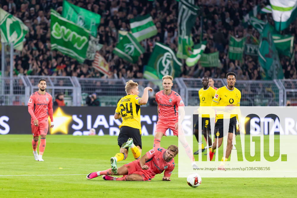 Dortmund, Germany October 9, 2026 Bundesliga 2026–2027 Matchday 5: Borussia Dortmund vs. SV Werder Bremen Pictured from left: Daniel Svensson (BVB) and Daniel Svensson (BVB) in a tackle. DFL and DFB regulations prohibit any use of photographs as image sequences and or quasi-video. Signal Iduna Park NorthRhineland-Westphalia