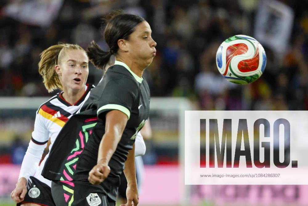 Janina Minge (Germany, 5) and Samantha Kerr (Australia, 20) battling for the ball; Germany, soccer, women, friendly match, 2026, Germany vs. Australia, October 9, 2026, Karlsruhe BBBank Wildpark, Germany