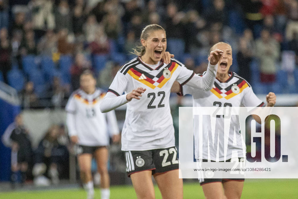 GER, Karlsruhe, football, womens football, International Friendly, Länderspiel, Nationalmannschaft Germany vs. Australia in the picture f.l.: Jule Brand (Germany 22), Elisa Senß (Germany 20), goal celebration 09.10.2026, BBBank Wildpark Karlsruhe DFB REGULATIONS PROHIBIT ANY USE OF PHOTOGRAPHS AS IMAGE SEQUENCES AND OR QUASI-VIDEO, Karlsruhe BBBank Wildpark Baden-Wuerttemberg Germany