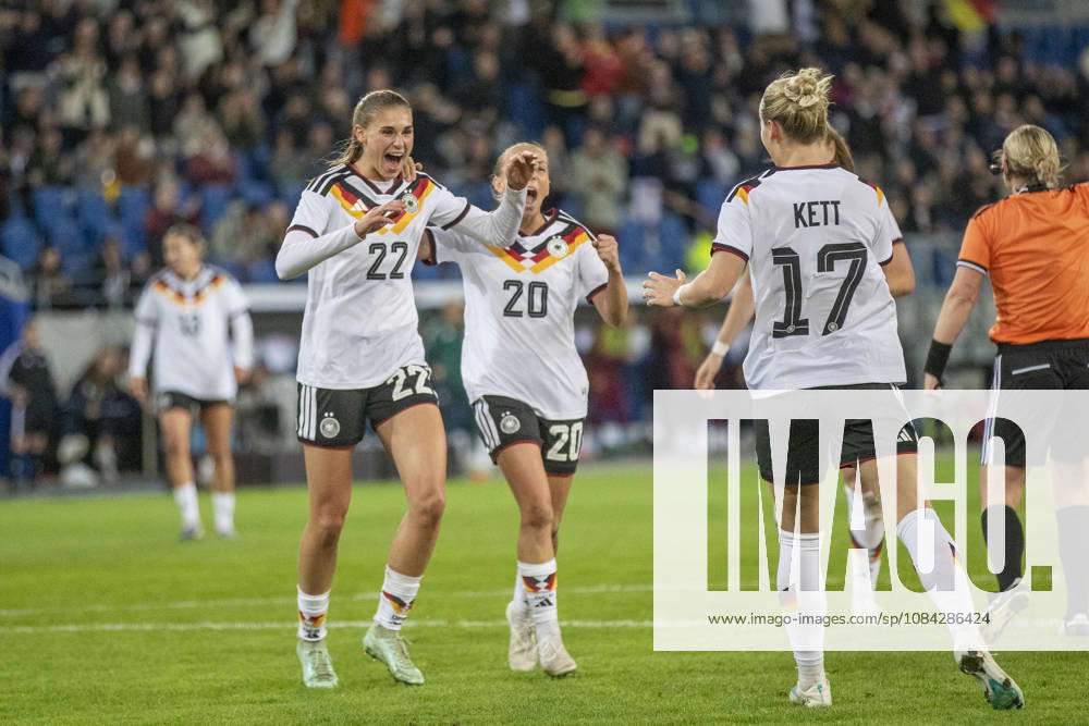 GER, Karlsruhe, football, womens football, International Friendly, Länderspiel, Nationalmannschaft Germany vs. Australia in the picture f.l.: Jule Brand (Germany 22), Elisa Senß (Germany 20), Franziska Kett (Germany 17), goal celebration 09.10.2026, BBBank Wildpark Karlsruhe DFB REGULATIONS PROHIBIT ANY USE OF PHOTOGRAPHS AS IMAGE SEQUENCES AND OR QUASI-VIDEO, Karlsruhe BBBank Wildpark Baden-Wuerttemberg Germany