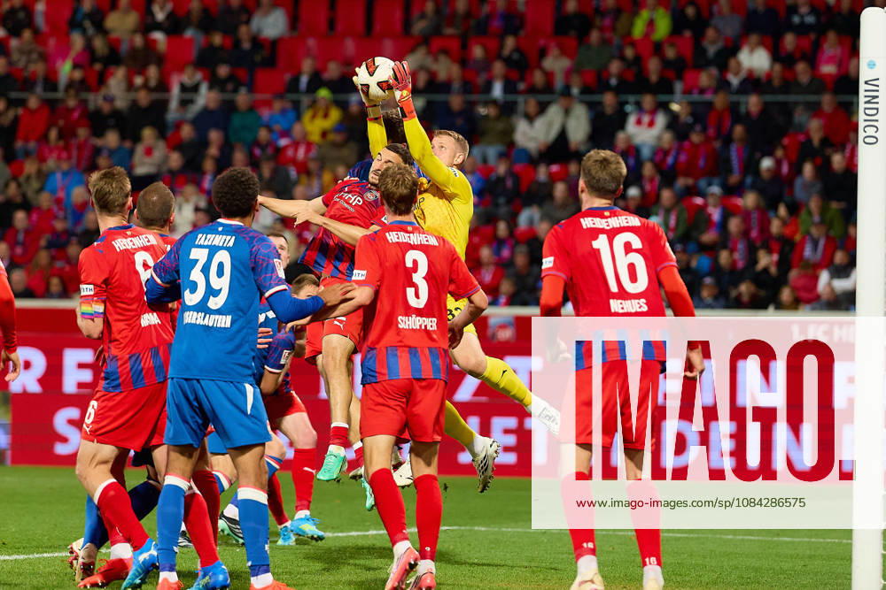 Goalmouth action featuring Patrick Mainka (1 FC Heidenheim, 06), Thierry Tazemeta (FC Kaiserslautern, 39), Oualid Mhamdi (1 FC Heidenheim, 22), and Jan Schoeppner (1 FC Heidenheim, GER), 1 FC Heidenheim 1846 vs. 1 FC Kaiserslautern, Soccer, 2. Bundesliga, Matchday 7, 2026–2027 season, October 9, 2026 DFL regulations prohibit any use of photographs as image sequences and or quasi-video GER, 1 FC Heidenheim 1846 vs. 1 FC Kaiserslautern, Soccer, 2. Bundesliga, Matchday 7, 2026–2027 season, October 9, 2026, Heidenheim an der Brenz
