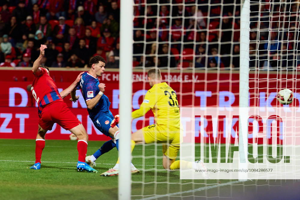 Patrick Mainka (1 FC Heidenheim), 06, huge scoring chance for Erencan Yardimci (FC Kaiserslautern), 17 against Thomas Daehne (1 FC Heidenheim), 33, but the ball narrowly misses the goal GER, 1 FC Heidenheim 1846 vs. 1 FC Kaiserslautern, soccer, 2. Bundesliga, Matchday 7, 2026–2027 season, October 9, 2026 DFL regulations prohibit any use of photographs as image sequences and or quasi-video GER, 1 FC Heidenheim 1846 vs. 1 FC Kaiserslautern, soccer, 2. Bundesliga, Matchday 7, 2026–2027 season, October 9, 2026, Heidenheim an der Brenz