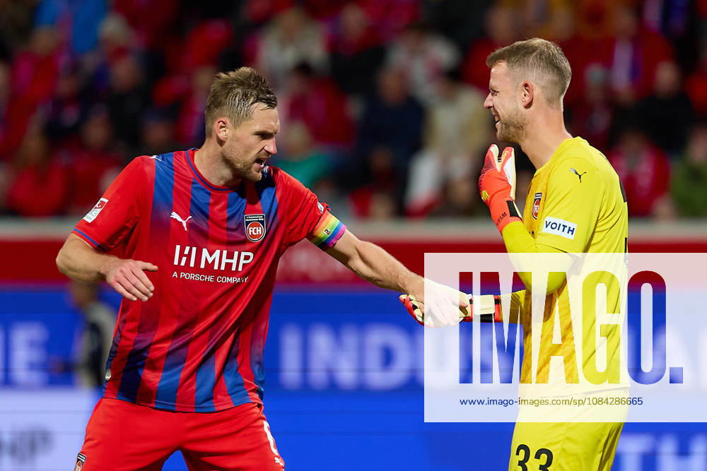 Patrick Mainka (1 FC Heidenheim, 06) and Thomas Daehne (1 FC Heidenheim, 33) high-five each other, celebrating a successful rescue mission GER, 1 FC Heidenheim 1846 vs. 1 FC Kaiserslautern, soccer, 2. Bundesliga, Matchday 7, 2026–2027 season, October 9, 2026 DFL regulations prohibit any use of photographs as image sequences and or quasi-video GER, 1 FC Heidenheim 1846 vs. 1 FC Kaiserslautern, soccer, 2. Bundesliga, Matchday 7, 2026–2027 season, October 9, 2026, Heidenheim an der Brenz