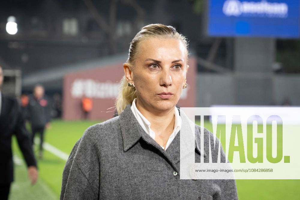 Turkiye v Slovenia - FIFA Women s World Cup 2027 European Qualifiers ISTANBUL, TURKIYE - OCTOBER 09: Head coach of Turkiye s Women s National Football Team Necla Gungor Kiragasi watches the match during the FIFA Women s World Cup 2027 European Qualifiers Play-offs Round 1 First Leg between Turkiye and Slovenia at Pendik Stadium in Istanbul, Turkiye, on October 09, 2026. Didem Mente Anadolu Istanbul Turkey. Editorial use only. Please get in touch for any other usage.