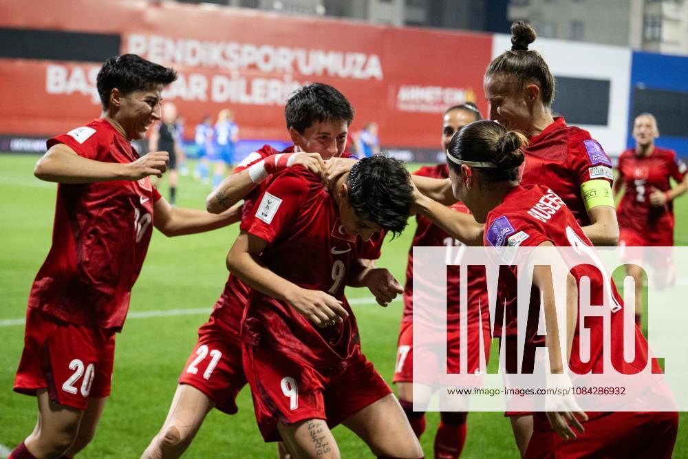 Turkiye v Slovenia - FIFA Women s World Cup 2027 European Qualifiers ISTANBUL, TURKIYE - OCTOBER 09: Kader Hancar (9) of Turkiye celebrates with her teammates after scoring a goal during the FIFA Women s World Cup 2027 European Qualifiers Play-offs Round 1 First Leg between Turkiye and Slovenia at Pendik Stadium in Istanbul, Turkiye, on October 09, 2026. Didem Mente Anadolu Istanbul Turkey. Editorial use only. Please get in touch for any other usage.