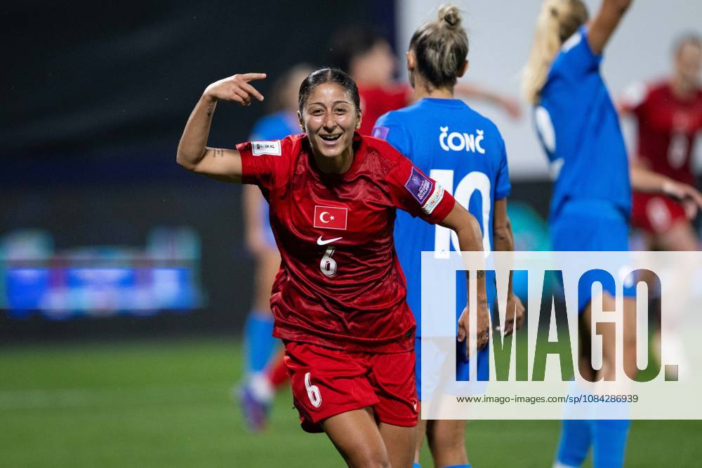 Turkiye v Slovenia - FIFA Women s World Cup 2027 European Qualifiers ISTANBUL, TURKIYE - OCTOBER 09: Selen Altunkulak (6) of Turkiye celebrates with her teammates after scoring a goal during the FIFA Women s World Cup 2027 European Qualifiers Play-offs Round 1 First Leg between Turkiye and Slovenia at Pendik Stadium in Istanbul, Turkiye, on October 09, 2026. Didem Mente Anadolu Istanbul Turkey. Editorial use only. Please get in touch for any other usage.