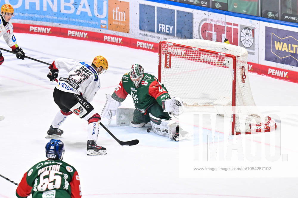 Penny DEL Augsburger Panther vs. Fischtown Pinguins, October 9, 2026, AUGSBURG, GERMANY OCTOBER 9 Max GÖRTZ of the Fischtown Pinguins, No. 23, misses an open shot against Tobias ANCICKA of the Augsburger Panther, No. 45, during the Penny DEL match between the Augsburger Panther and the Fischtown Pinguins on Matchday 7 at the Curt Frenzel Stadium