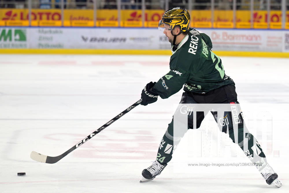 Cole Fonstad, Bietigheim Steelers, 24 on the puck; Bietigheim Steelers vs. EC Bad Nauheim, ice hockey, DEL 2, Game 7 of the regular season, 2026–2027 season, October 9, 2026, Bietigheim Steelers vs. EC Bad Nauheim, Ice Hockey, DEL 2, 7th Regular Season Game, 2026–2027 Season, October 9, 2026, Bietigheim
