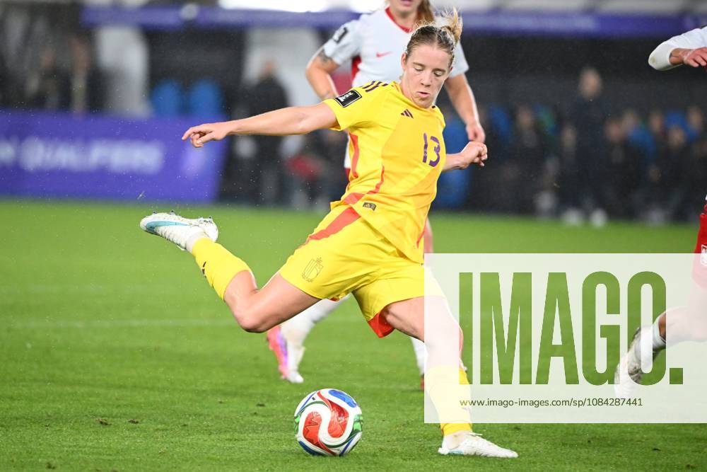 Belgium v Poland - FIFA Women s World Cup 2027 UEFA Qualifiers LEUVEN, BELGIUM - OCTOBER 09 : Dhont Elena forward of Belgium scores the opening goal during the FIFA Women s World Cup 2027 UEFA European Qualifiers play-offs round 1 path 2 first leg match between Belgium and Poland on October 9, 2026 in Leuven, Belgium, 09 10 2026 Leuven Belgium