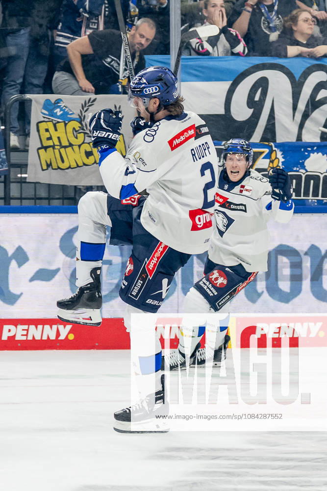 Sam Ruopp of ERC Ingolstadt, No. 02, celebrates his goal to make it 0–3 GER, EHC Red Bull Munich vs. ERC Ingolstadt, DEL, 2026–2027 season, Matchday 7, October 9, 2026. Photo: HMB Media, Franz Feiner