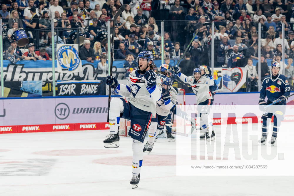Sam Ruopp of ERC Ingolstadt, No. 02, celebrates his goal to make it 0–4 GER, EHC Red Bull Munich vs. ERC Ingolstadt, DEL, 2026–2027 season, Matchday 7, October 9, 2026. Photo: HMB Media, Franz Feiner