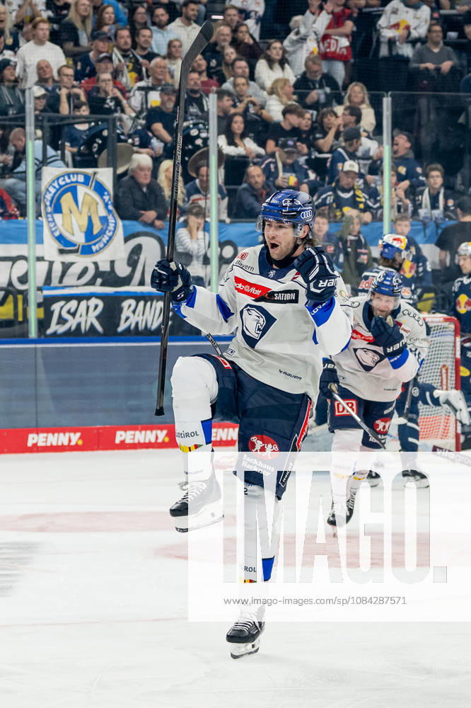 Sam Ruopp of ERC Ingolstadt, No. 02, celebrates his goal to make it 0–4 GER, EHC Red Bull Munich vs. ERC Ingolstadt, DEL, 2026–2027 season, Matchday 7, October 9, 2026. Photo: HMB Media, Franz Feiner
