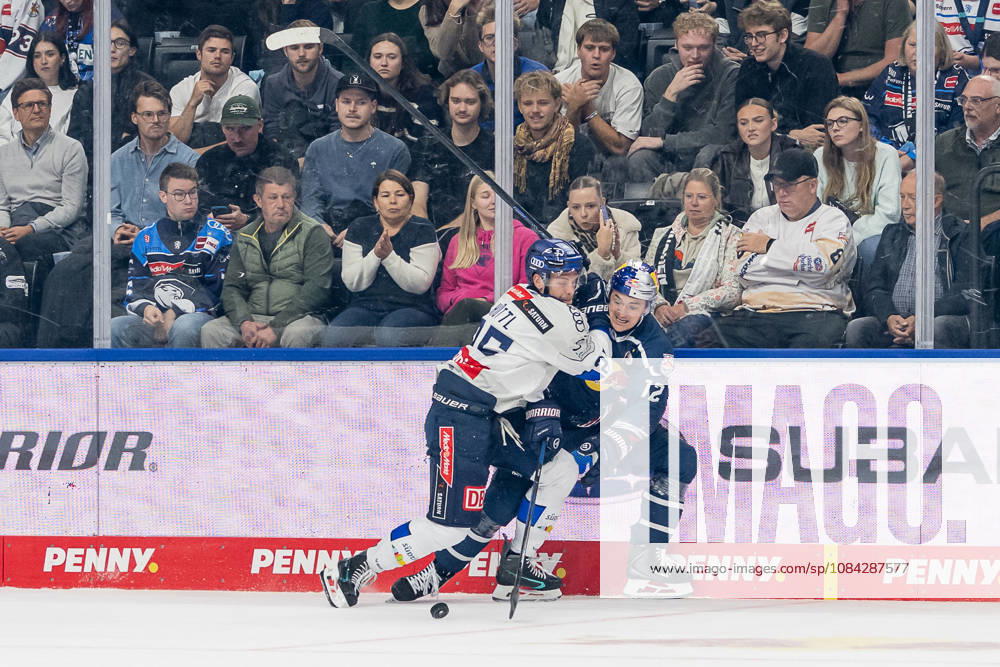 Battle for the Puck: Face-off between Leon Huettl (ERC Ingolstadt, 25) and Brady Ferguson (EHC Red Bull Munich, 12, GER), EHC Red Bull Munich vs. ERC Ingolstadt, DEL, 2026–2027 season, Matchday 7, October 9, 2026 Photo: HMB Media, Franz Feiner