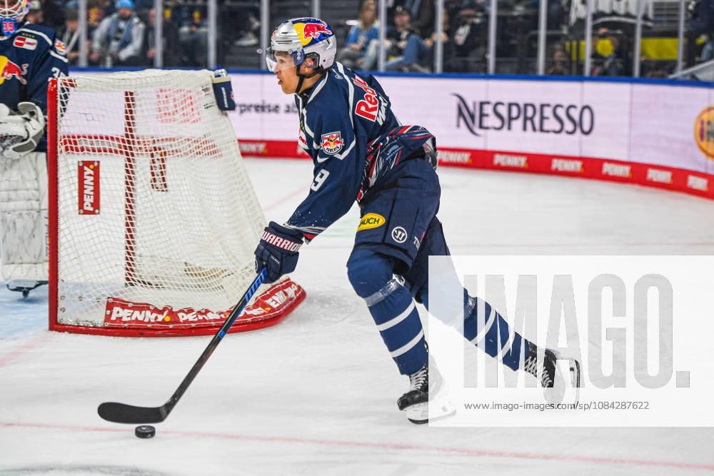 Munich, Germany PENNY DEL, German Ice Hockey League, 2026–27 season, Matchday 7: EHC Red Bull Munich vs. ERC Ingolstadt at SAP Garden in Munich; Moritz Warnecke of EHC Red Bull Munich on the puck, with the puck, in possession of the puck