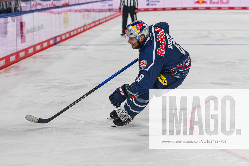 Munich, Germany PENNY DEL, German Ice Hockey League, 2026–27 season, Matchday 7: EHC Red Bull Munich vs. ERC Ingolstadt at SAP Garden in Munich; Tobias Rieder of EHC Red Bull Munich skating, in motion on the ice