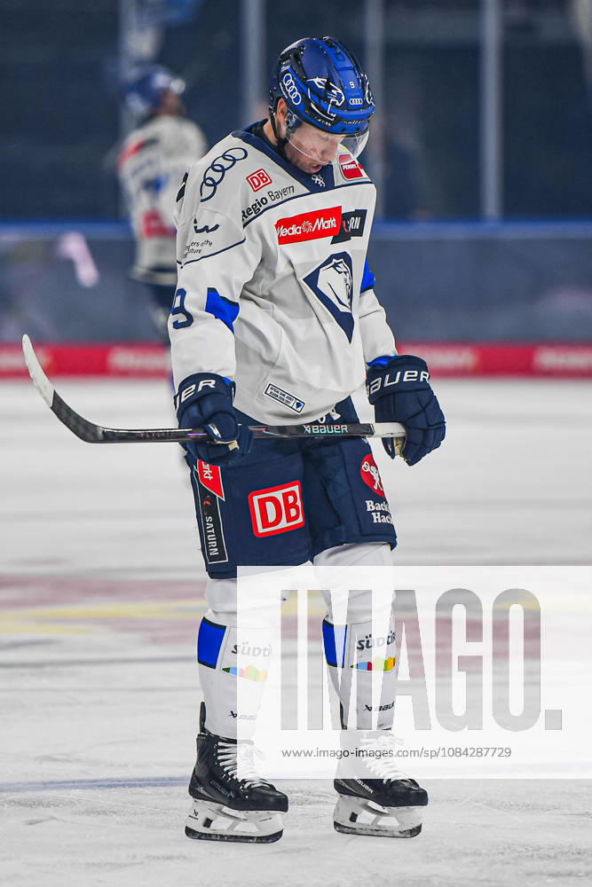 Munich, Germany PENNY DEL, German Ice Hockey League, 2026–27 season, Matchday 7: EHC Red Bull Munich vs. ERC Ingolstadt at SAP Garden in Munich. Moritz Warnecke of EHC Red Bull Munich looks pensive, serious, and focused.