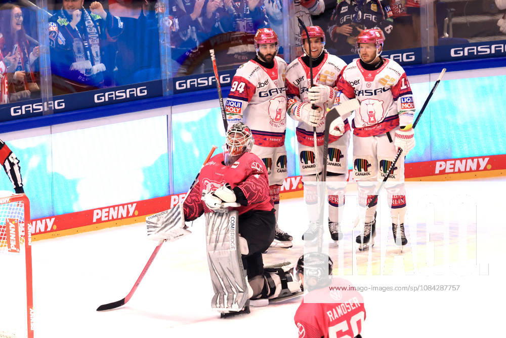 DEU, GER, Ice Hockey, Match Day, 2026–27 Season, Berlin, Eisbären Berlin vs. Grizzly Wolfsburg 1–0 (goal by Frederik Tiffels), Eisbären Berlin 95, Eisbären Player Circle, Celebration, cheering, joy, happiness, happy, positive emotions, Dustin Strahlmeier, Grizzly Wolfsburg 1, nordphoto GmbH, Engler, City, Über Arena, State, Country