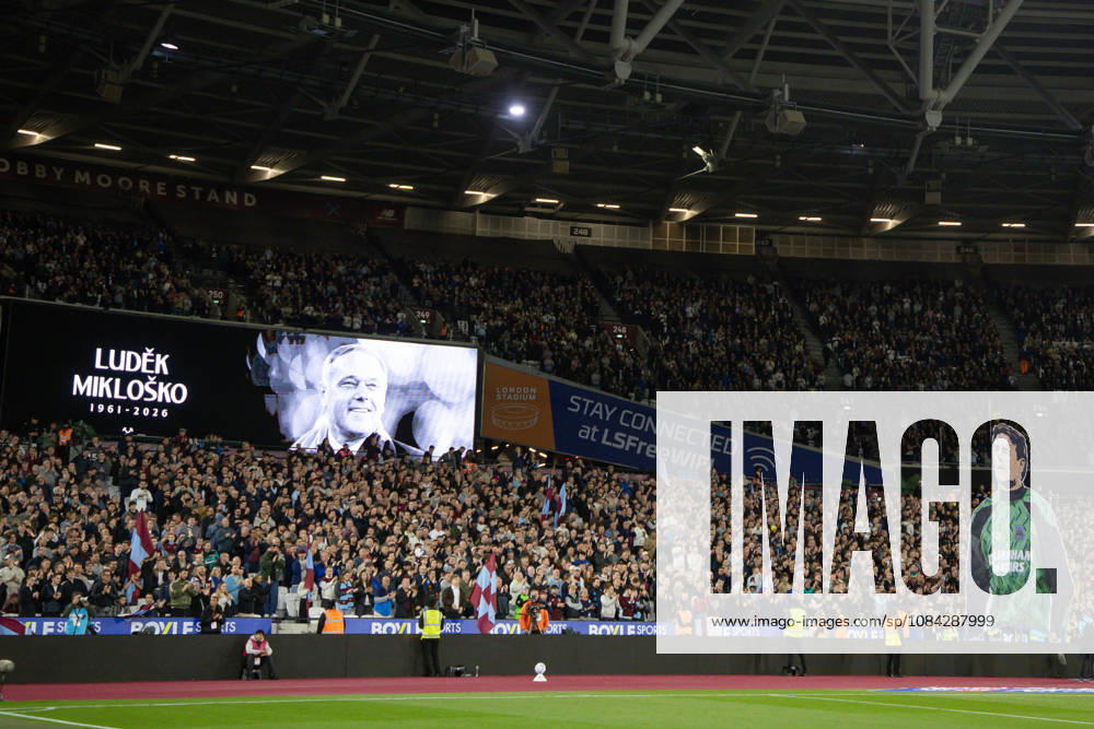 West Ham United v Queens Park Rangers, EFL Sky Bet Championship, EFL, Football, London Stadium, London, UK - 09 Oct 2026 A large tifo tribute to Ex West Ham Goalkeeper Ludek Miklosko who died on September 14h 2026 London London Stadium Stratford GBR, UK NEWSPAPERS OUT