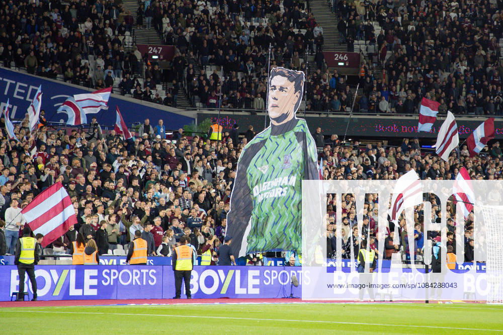West Ham United v Queens Park Rangers, EFL Sky Bet Championship, EFL, Football, London Stadium, London, UK - 09 Oct 2026 A large tifo tribute to Ex West Ham Goalkeeper Ludek Miklosko who died on September 14h 2026 London London Stadium Stratford GBR, UK NEWSPAPERS OUT
